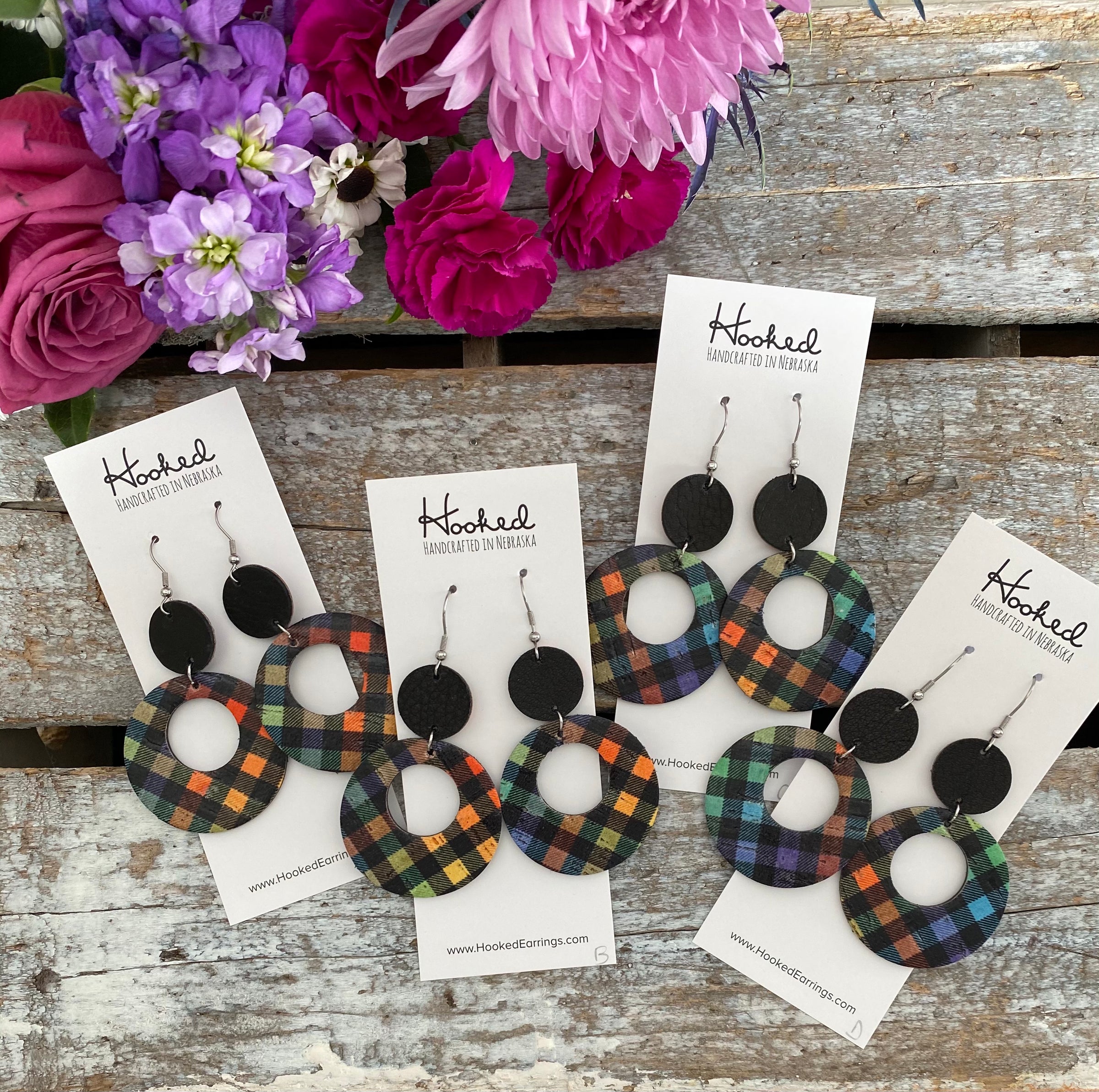 Gradient Gingham Stacked Circle Cutouts