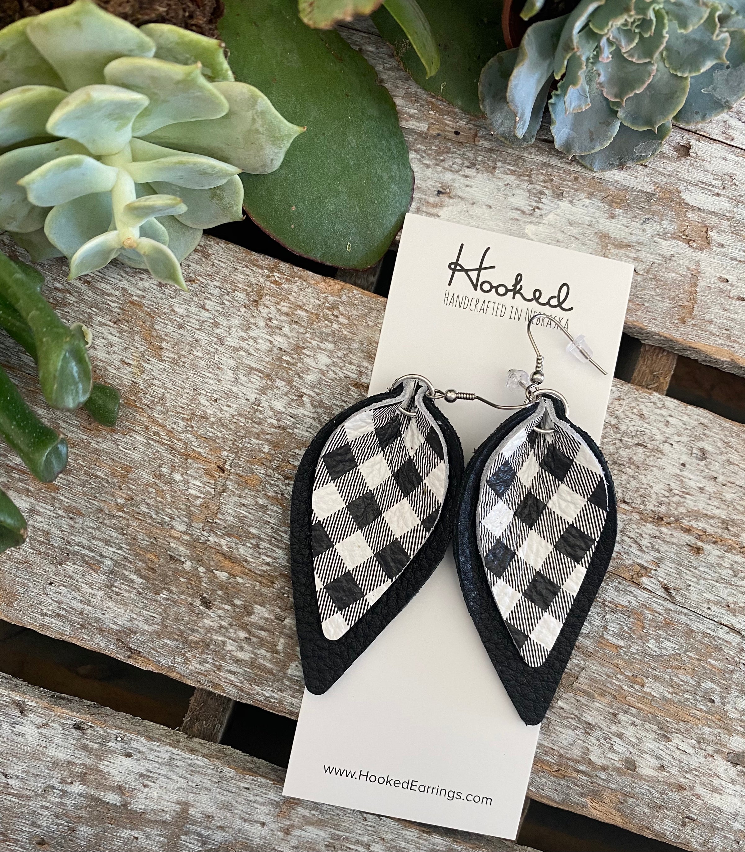 Black and White Buffalo Layered Lilies - Large