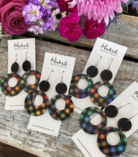 Gradient Gingham Stacked Circle Cutouts