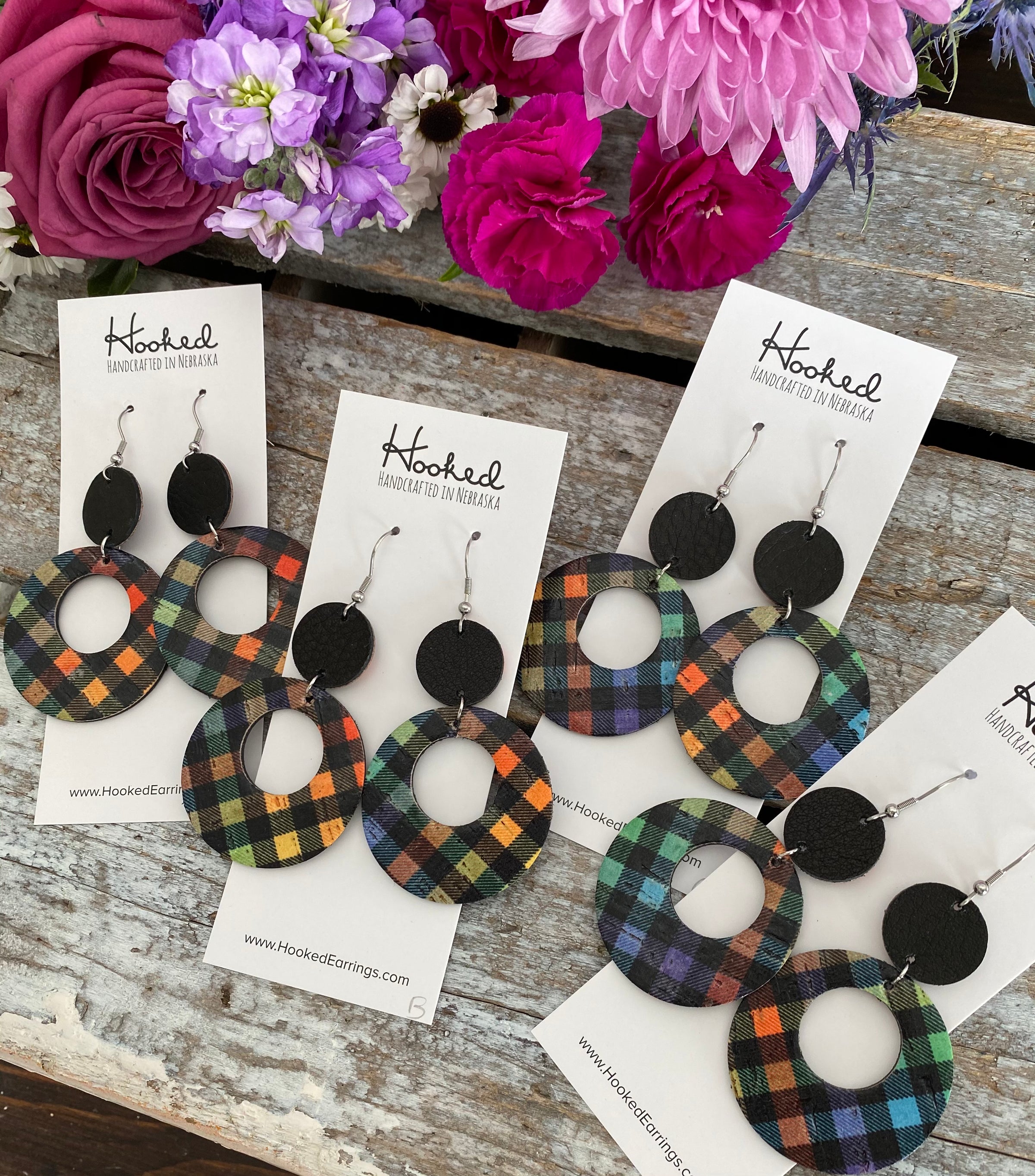 Gradient Gingham Stacked Circle Cutouts