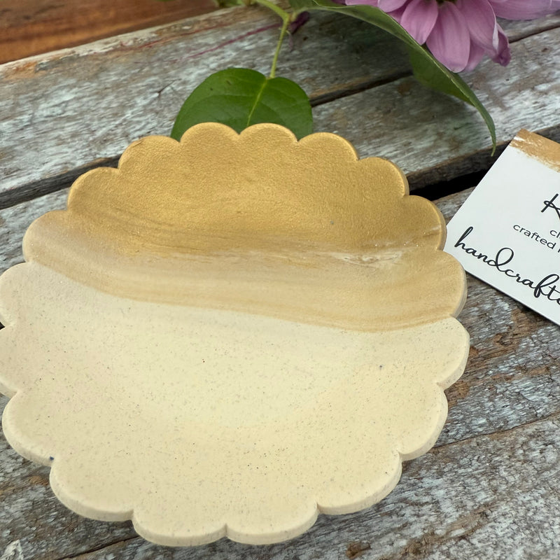 Scalloped Ring Dish - Gold & Ivory