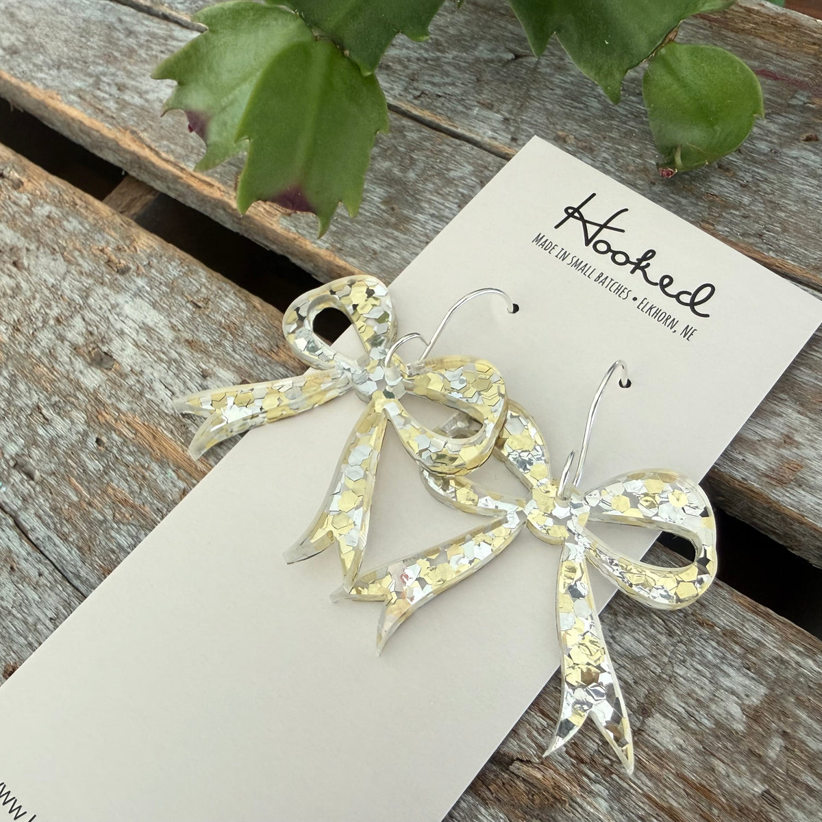 Main Character Energy Bow Earrings