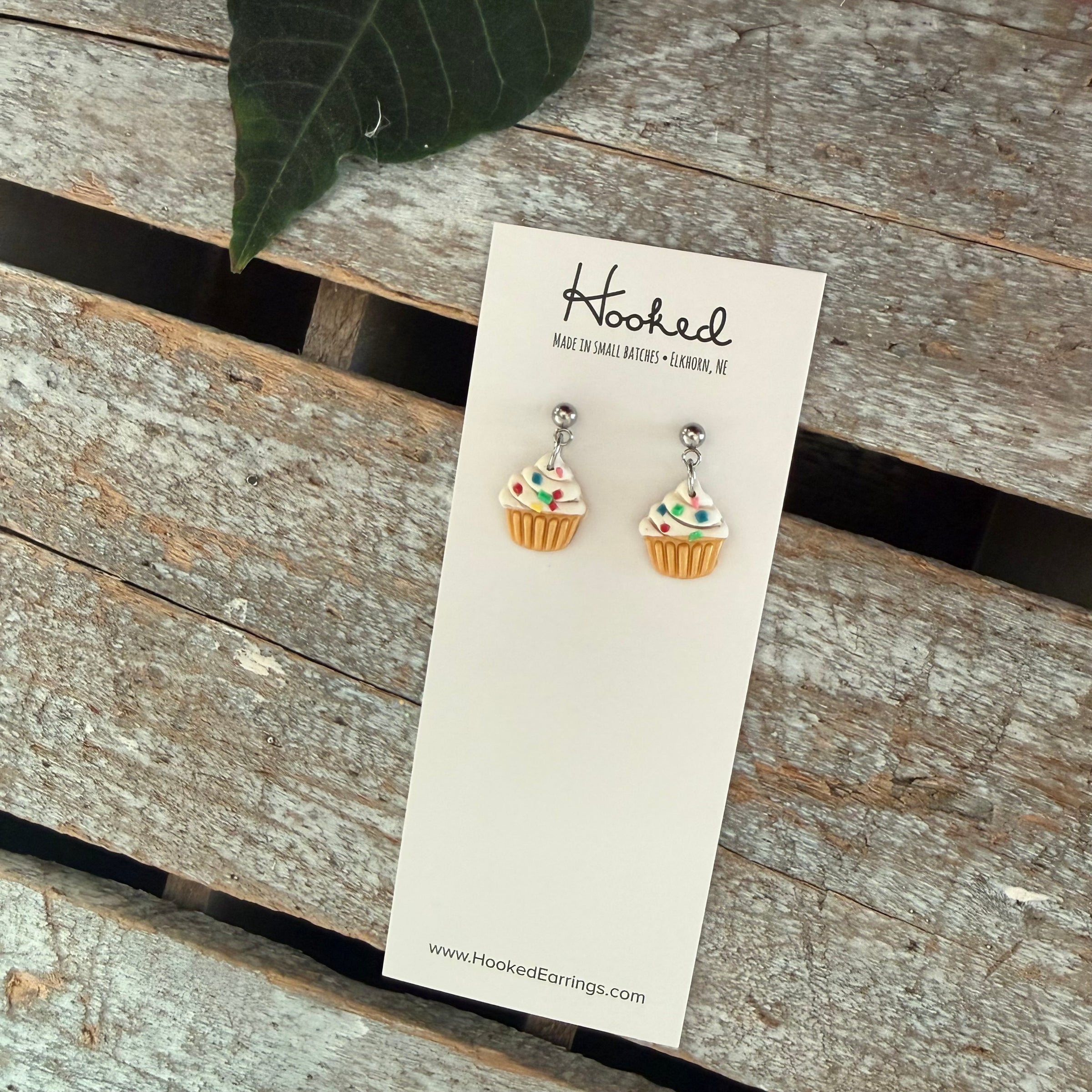 Cupcake Dangle Earrings - Mini