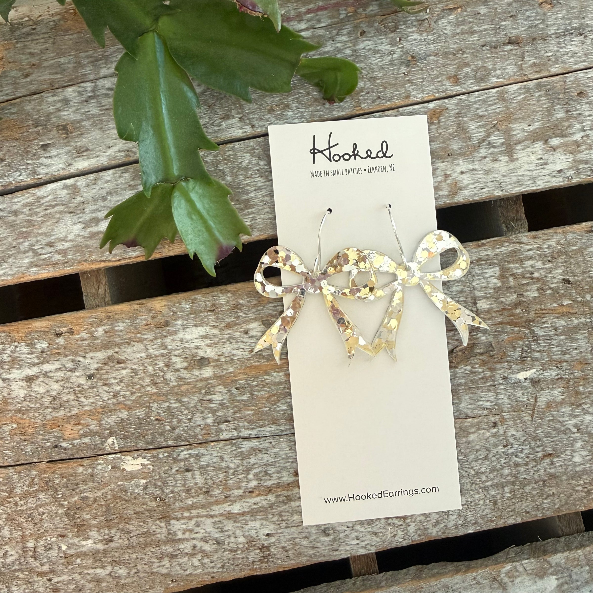 Main Character Energy Bow Earrings