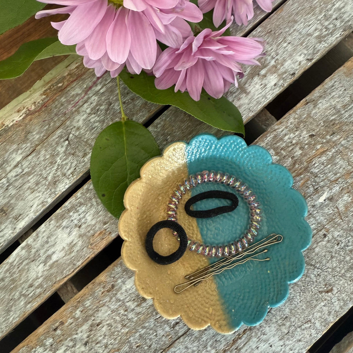 Scalloped Ring Dish - Gold & Turquoise