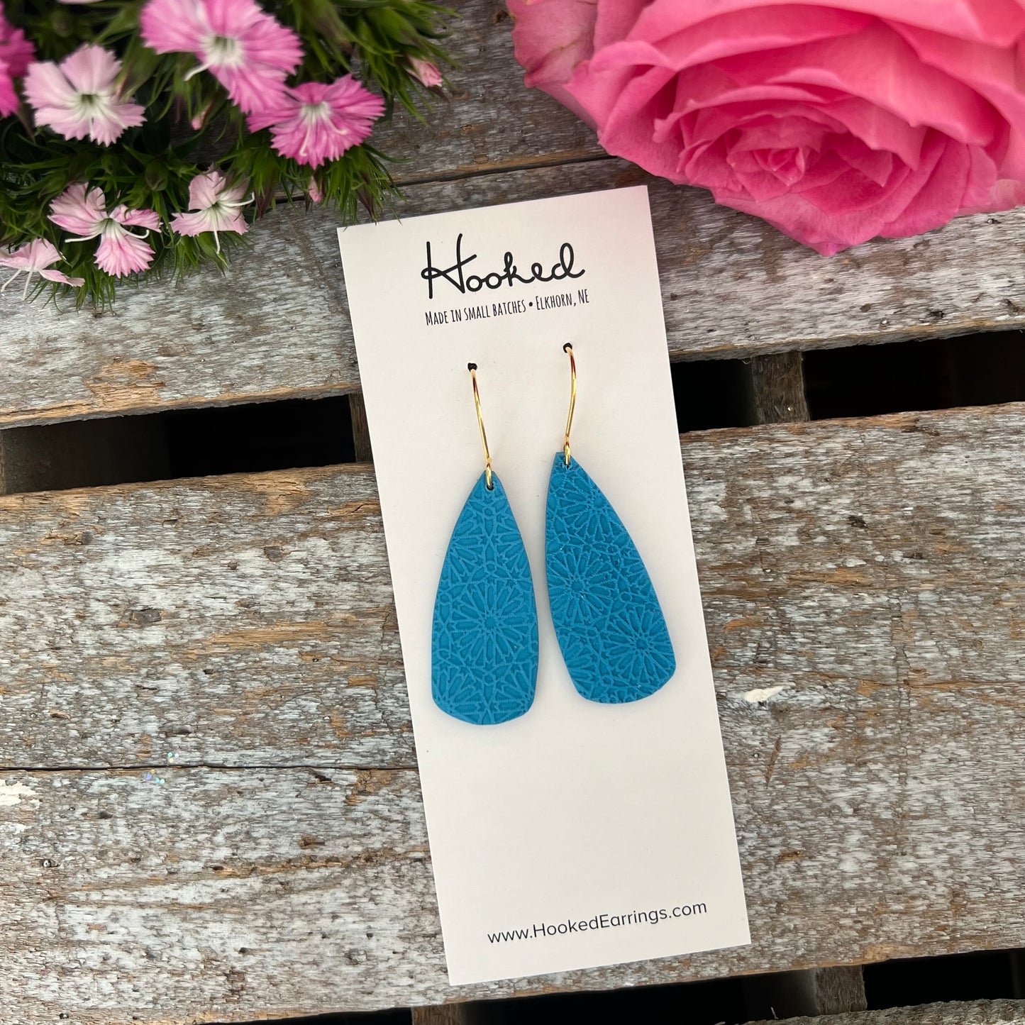 Daisy Dangles in Turquoise - Medium