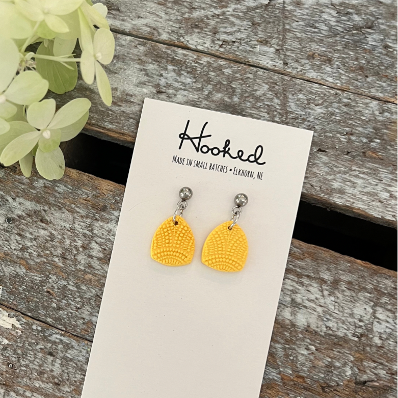 Golden Dangle Earrings - Mini