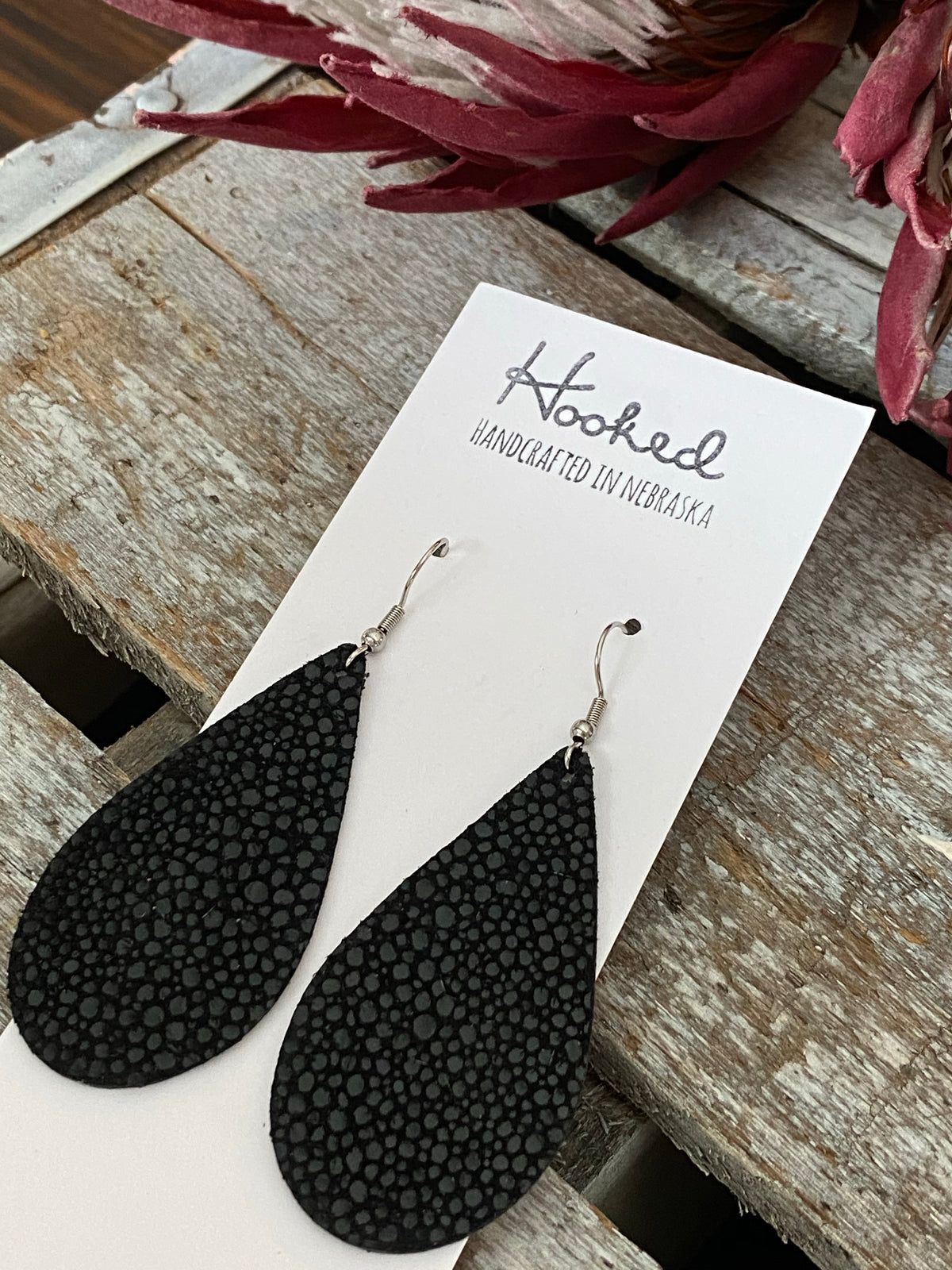 Black Shimmer Teardrops - Medium