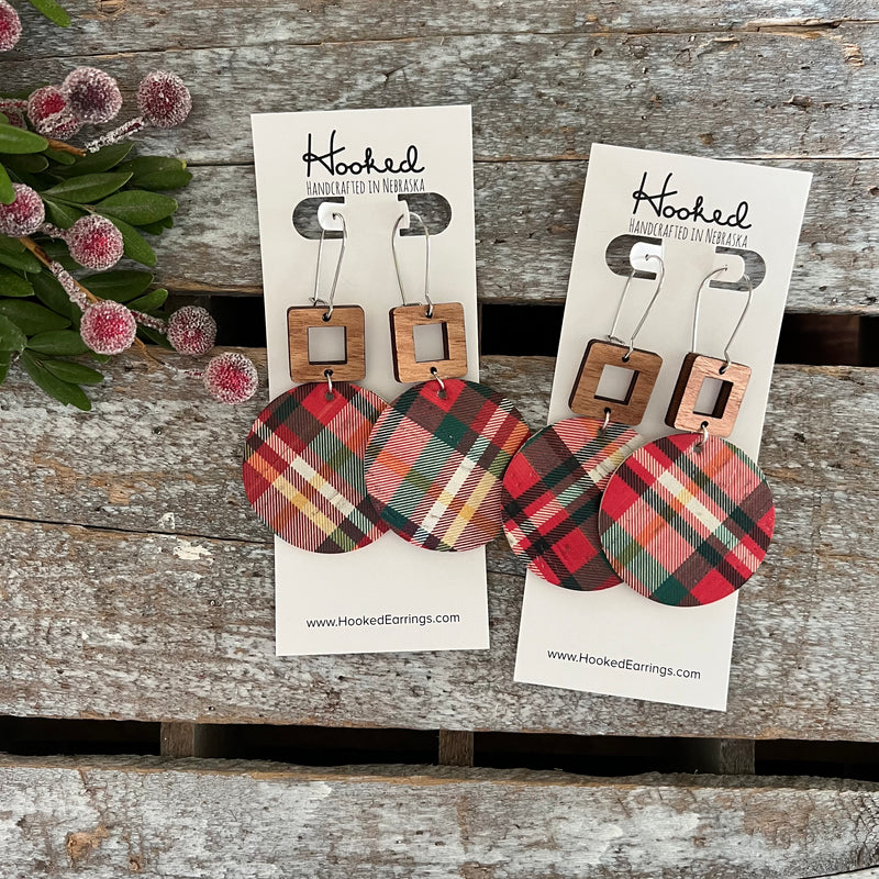Holiday Tartan Suspended Stacks