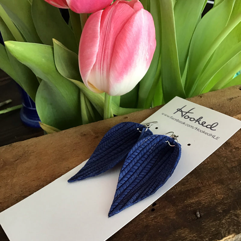 Sailor Lilies in Cobalt - Medium