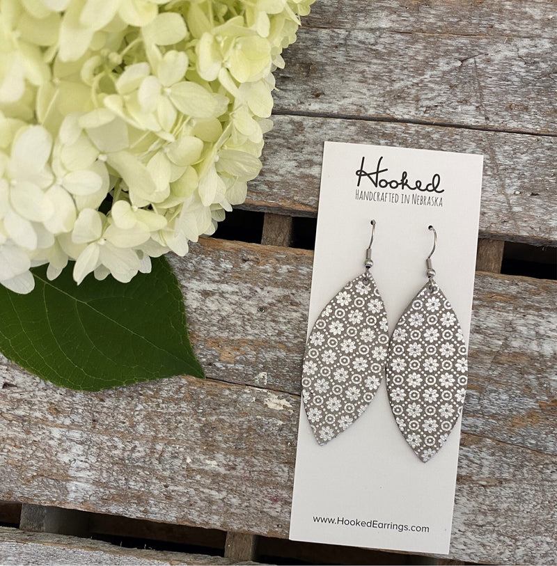 Filigree Petals in Silver Gray - Medium