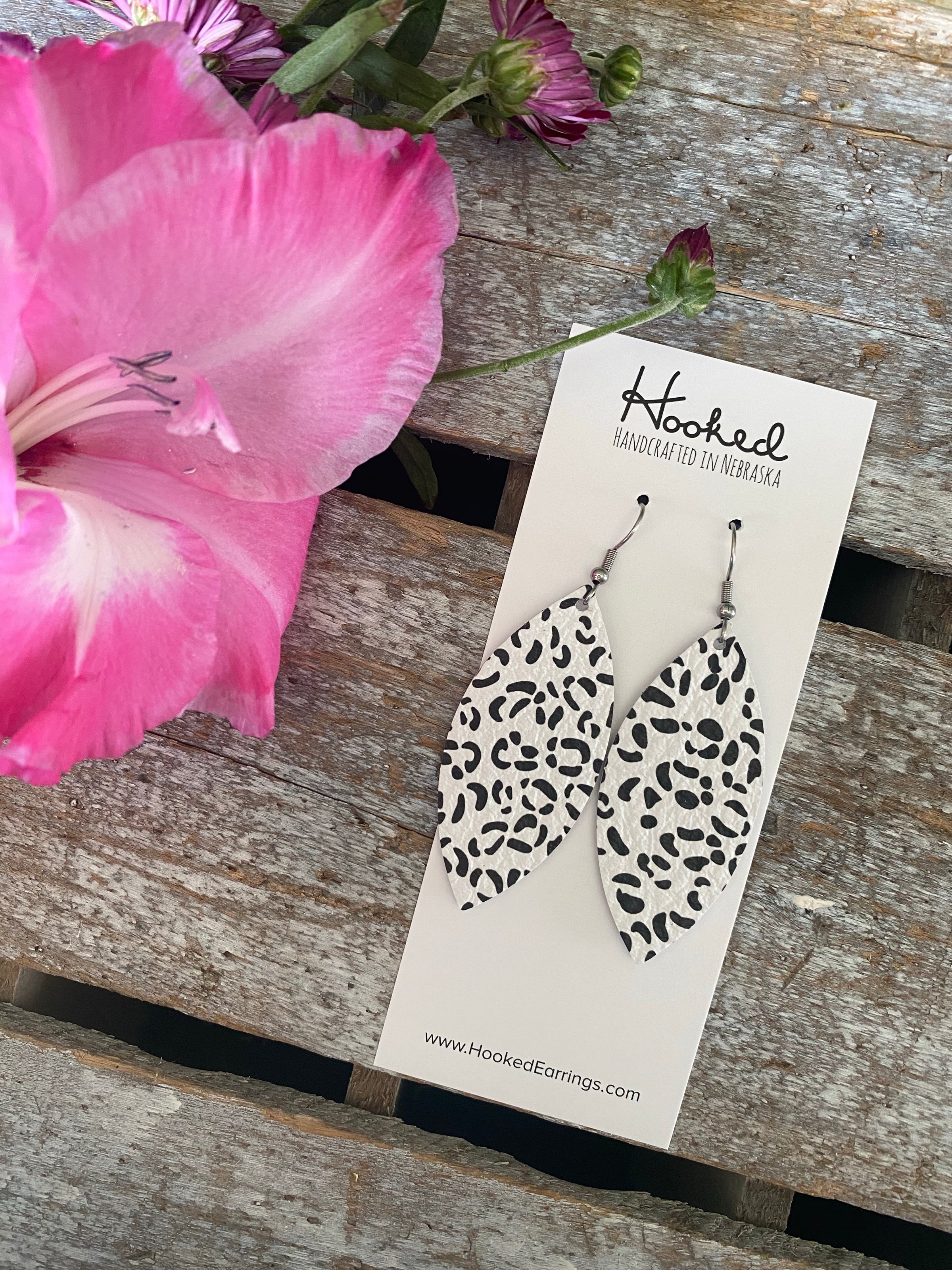 Snow Leopard Petals - Medium