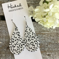 Snow Leopard Leopard Teardrops - Medium
