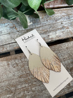 Glitter Dipped Ivory Fringe Petals - Large