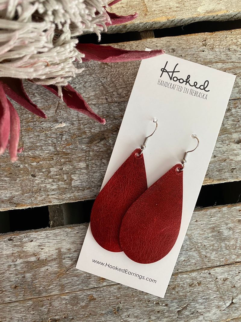 Rustic Red Teardrops - Medium