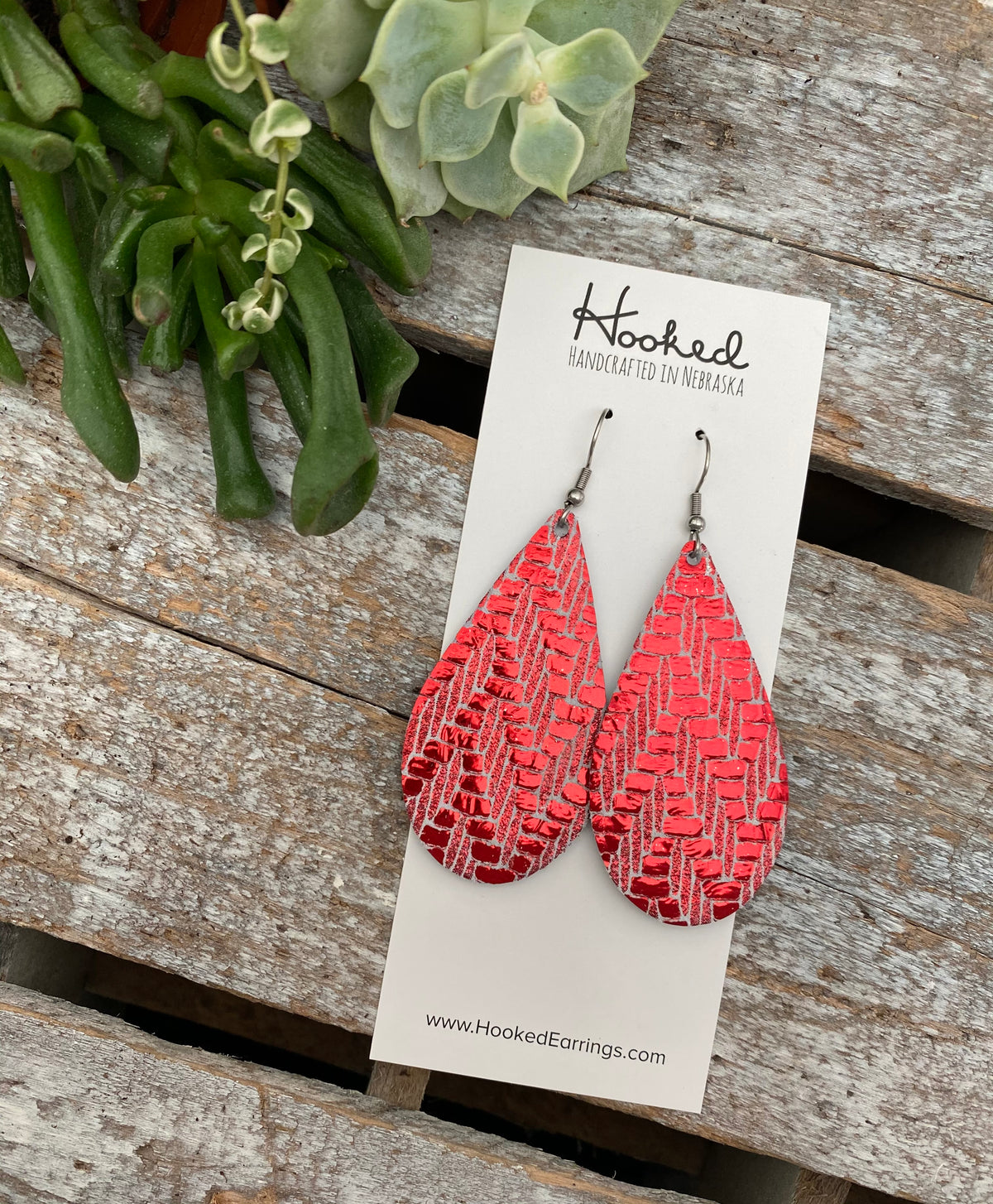 Sparkly Red Chevron Teardrops - Medium