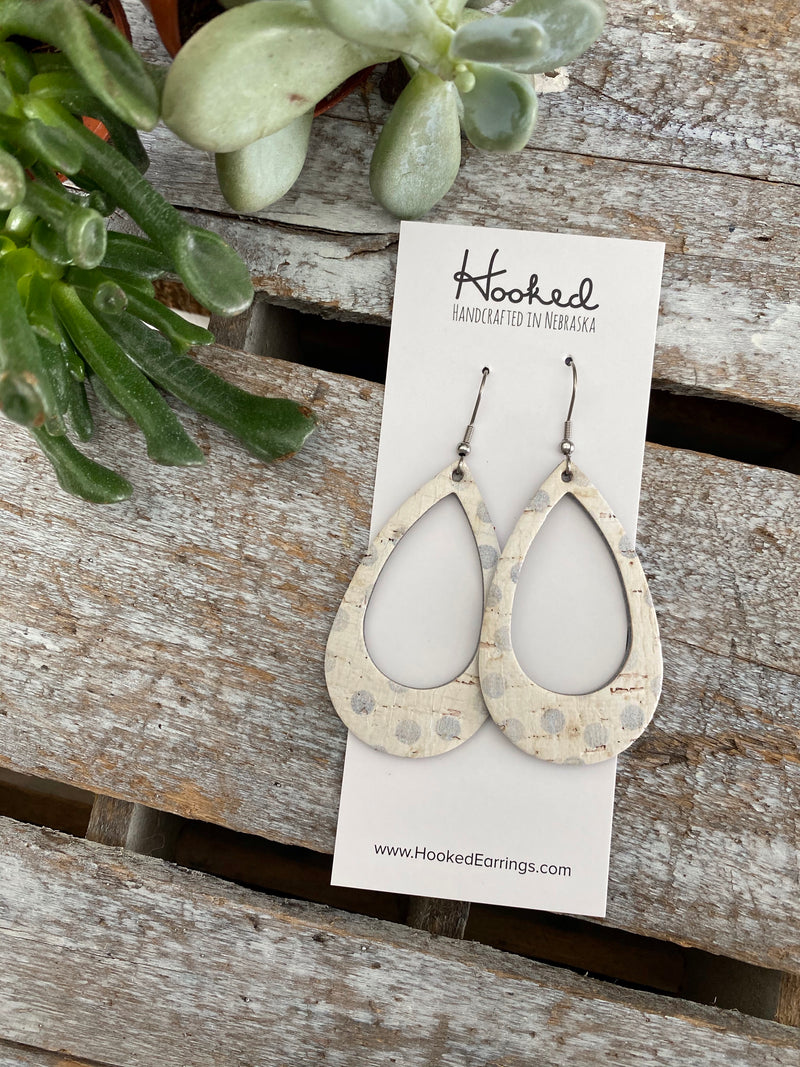 Retro Dot Birch Teardrop Cutouts - Medium