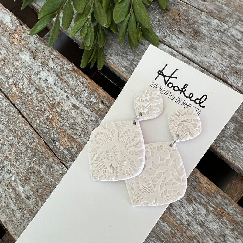 Laced Double Diamonds in Snowfall - Medium