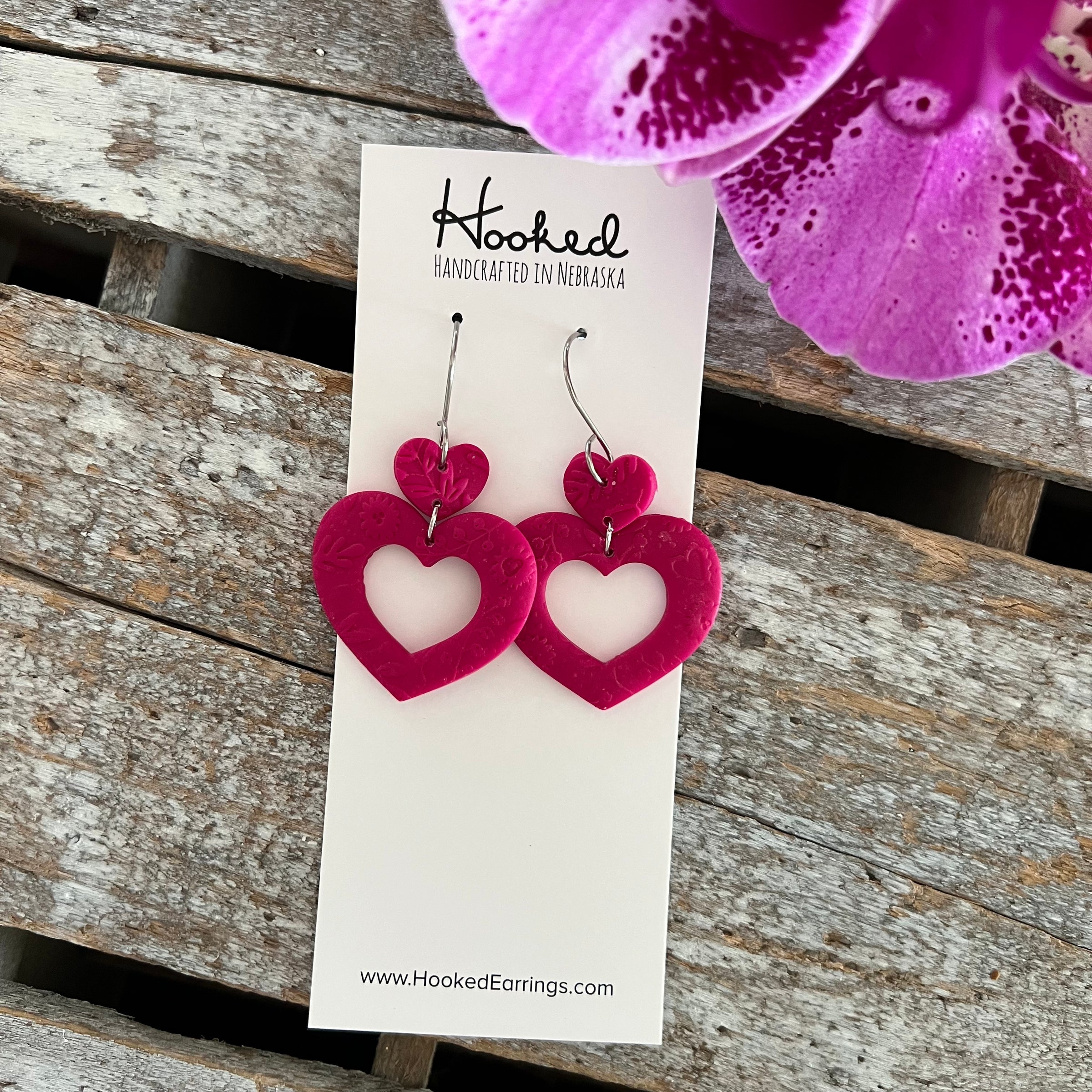 Viva Magenta Stacked Heart Cutouts - Medium – Hooked, LLC