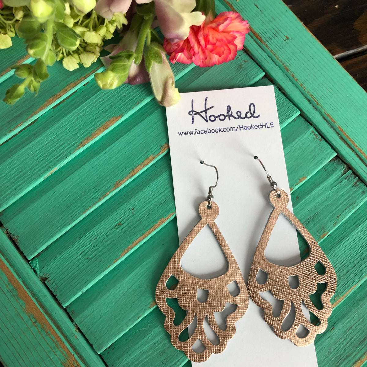 Radiant Rose Gold Plumes