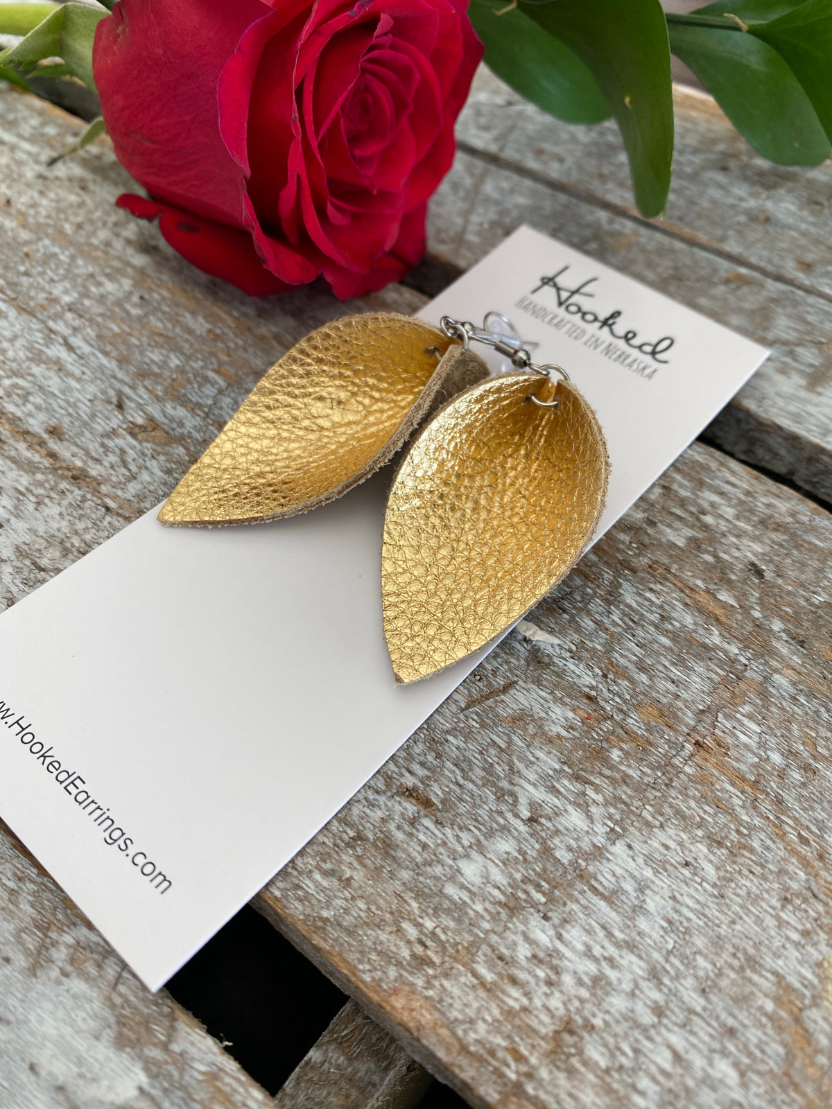 Stay Golden Lilies - Medium