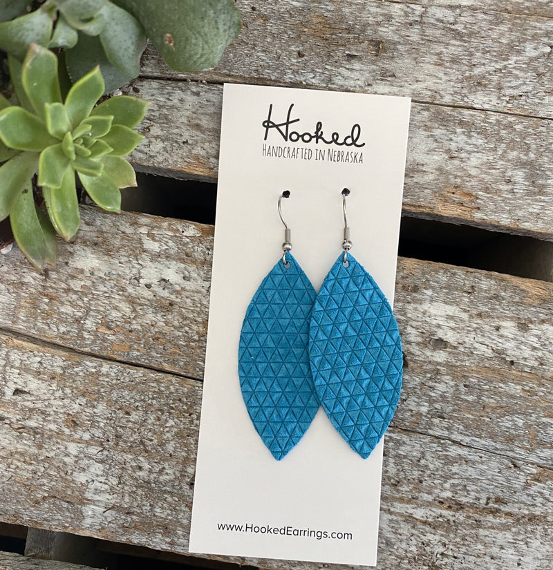 Ocean Triangle Petals - Medium