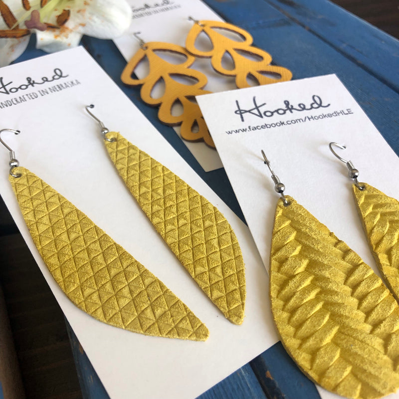 Triangle Embossed Tulips in Canary
