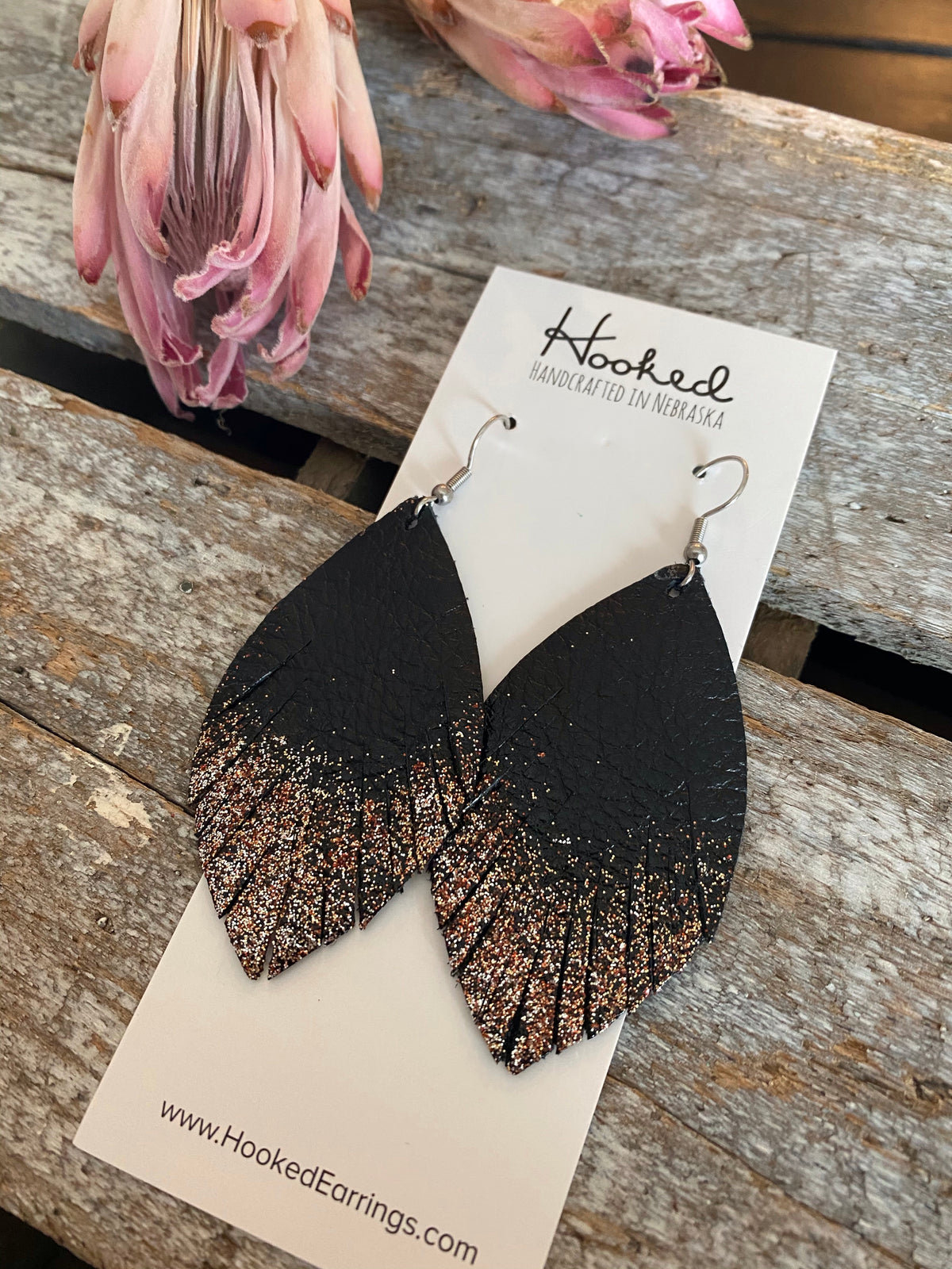 Glitter Dipped Black Fringe Petals - Large