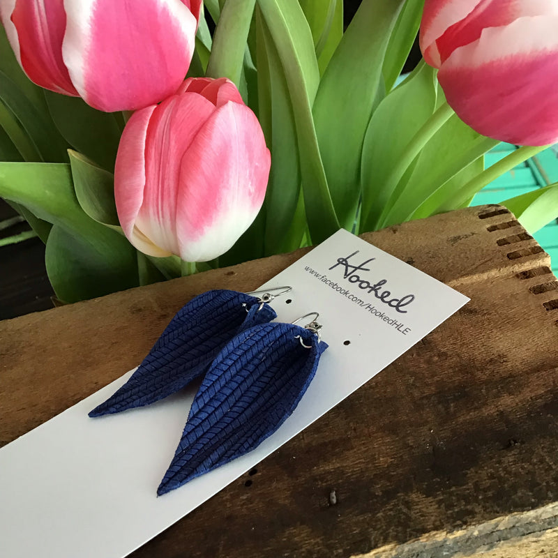 Sailor Lilies in Cobalt - Medium