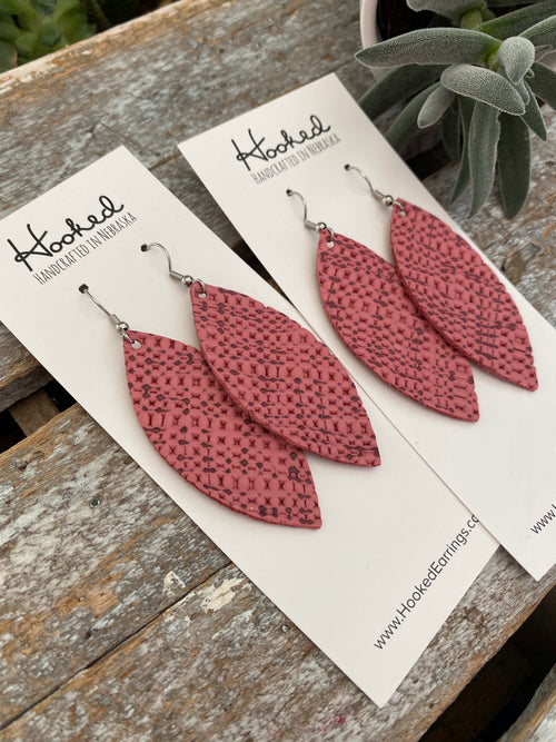 Rouge Tapestry Petals - Medium