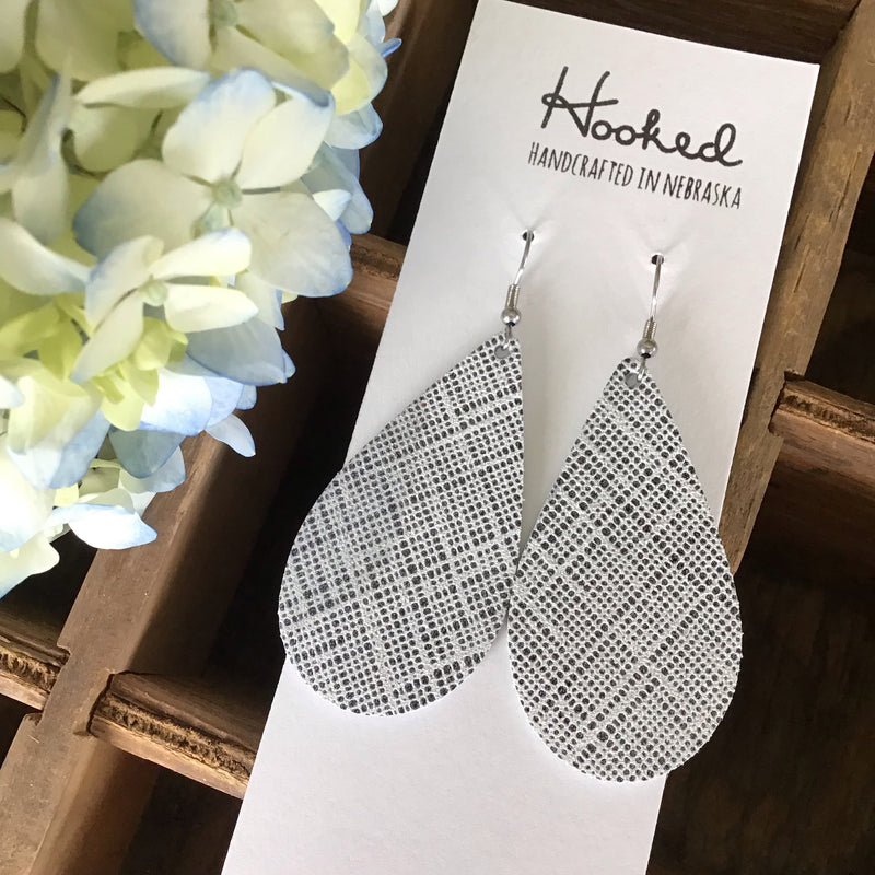 Crosshatch Teardrops- Medium
