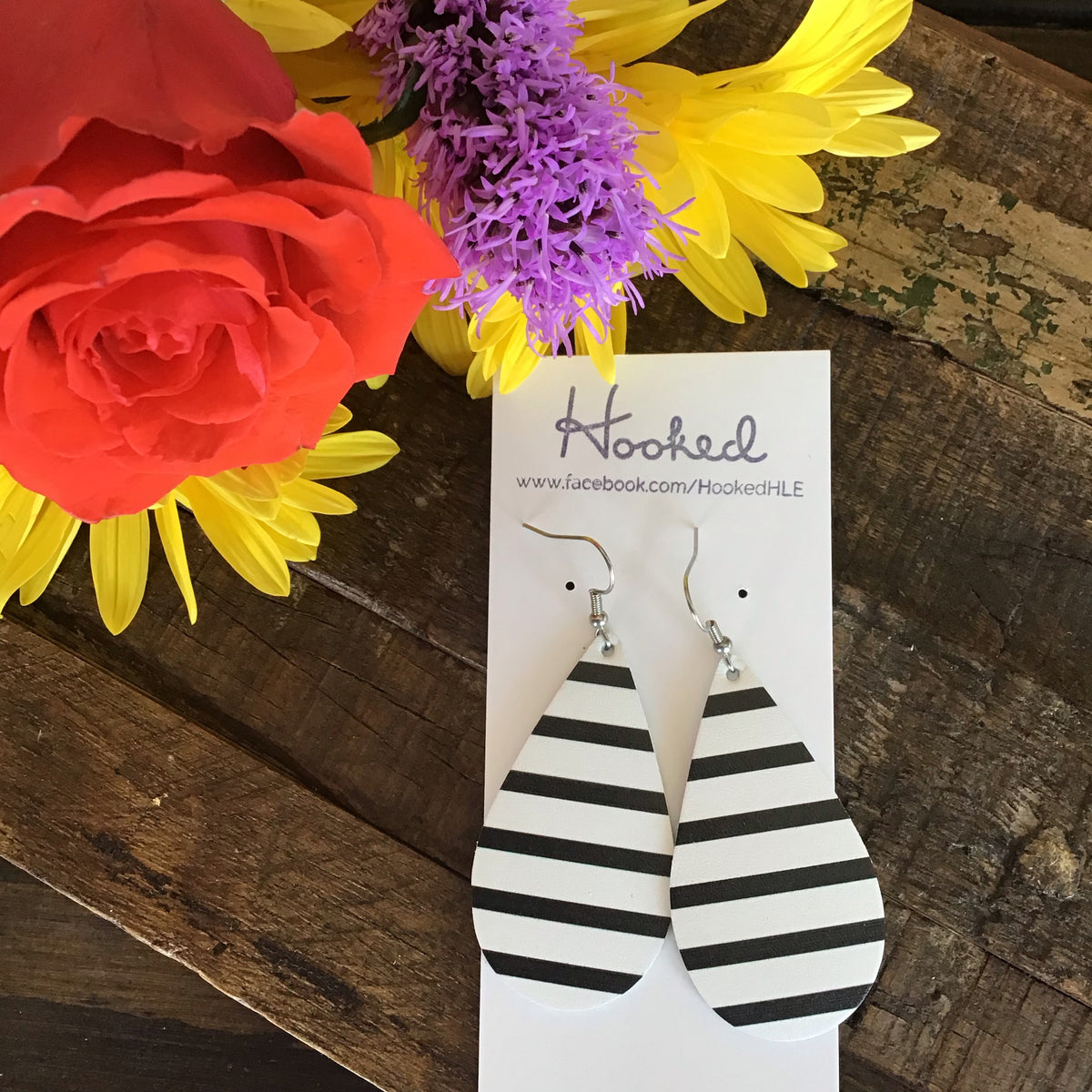 Bold B&W Striped Teardrops - Medium